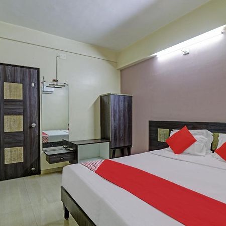 Oyo 82461 Hotel Darshan Banquet And Rooms Surat Bagian luar foto