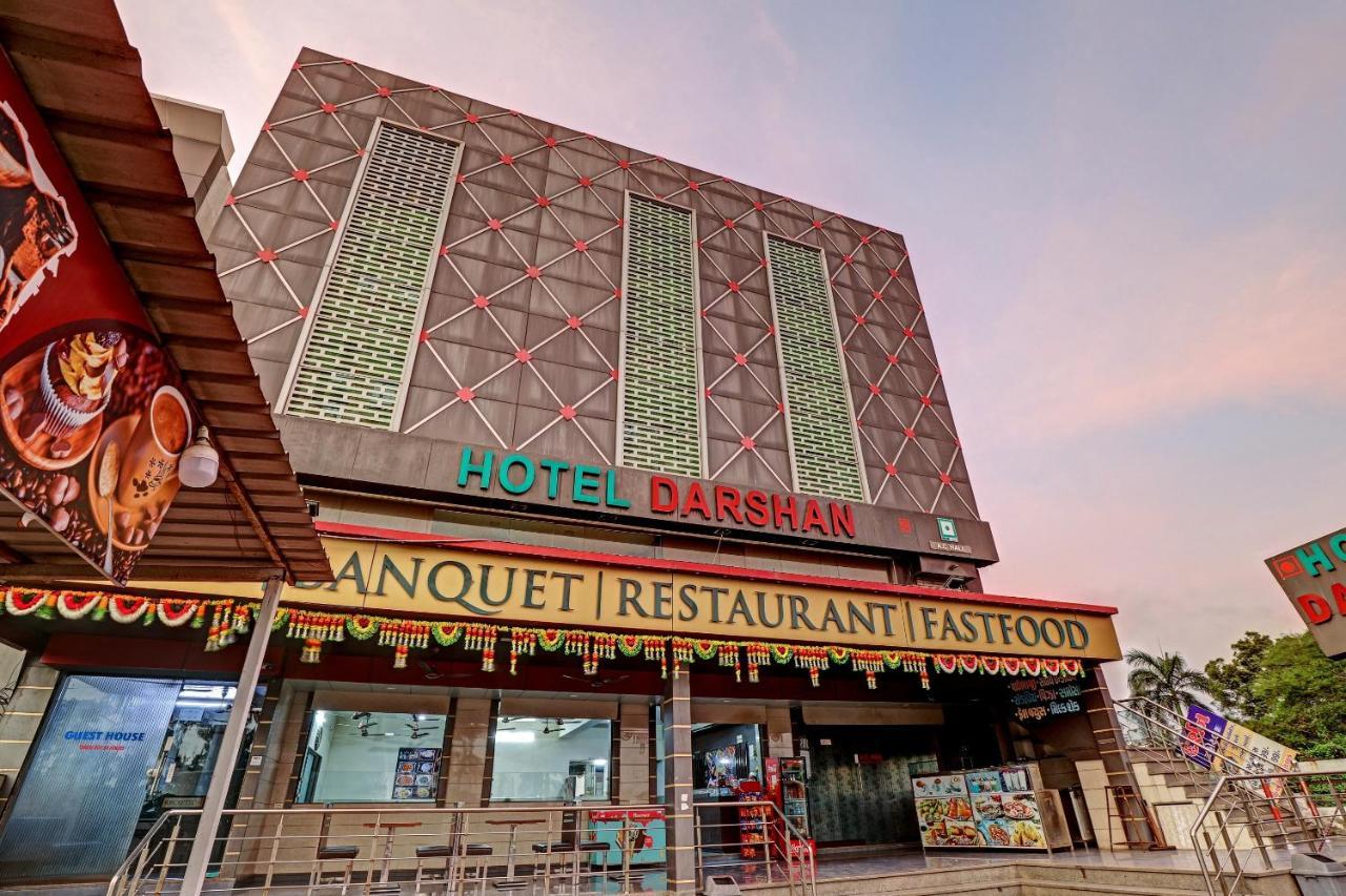 Oyo 82461 Hotel Darshan Banquet And Rooms Surat Bagian luar foto